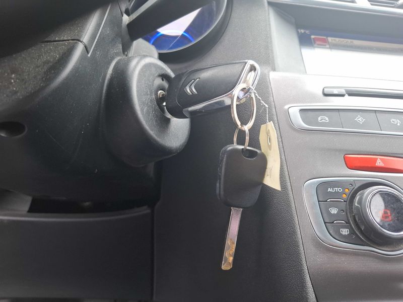 Citroen C4 1.6 Blue-HDi Millenium 2017 – снимка 27
