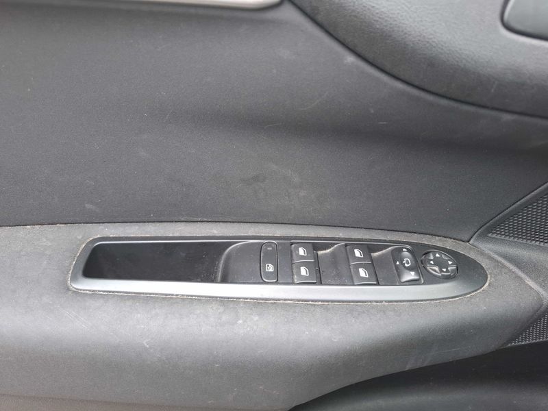 Citroen C4 1.6 Blue-HDi Millenium 2017 – снимка 31