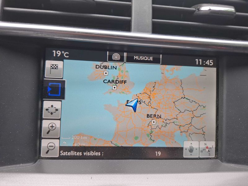 Citroen C4 1.6 Blue-HDi Millenium 2017 – снимка 13