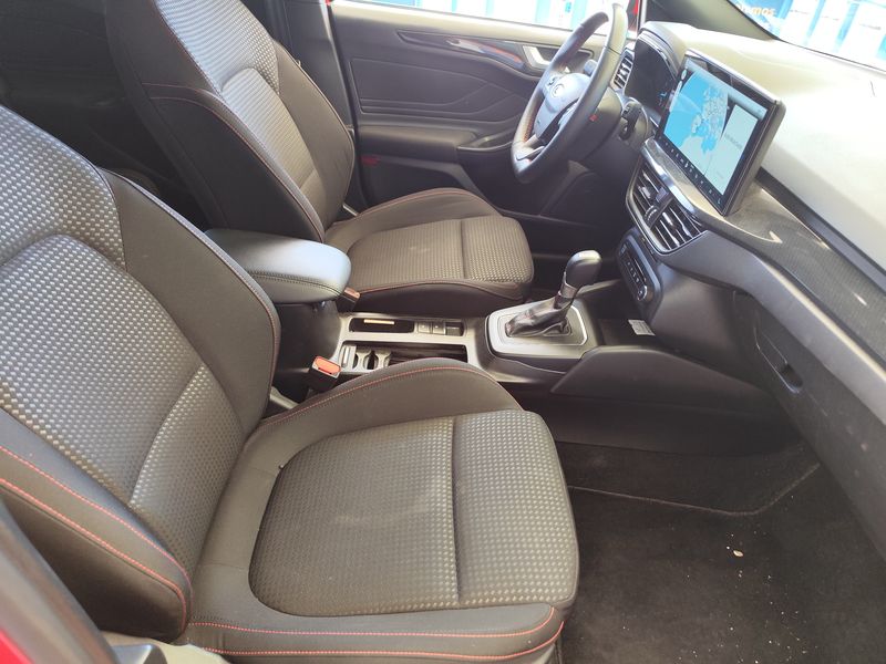 Ford Focus 1.0 EcoBoost Mild-Hybrid ST-Line 2024 – снимка 9