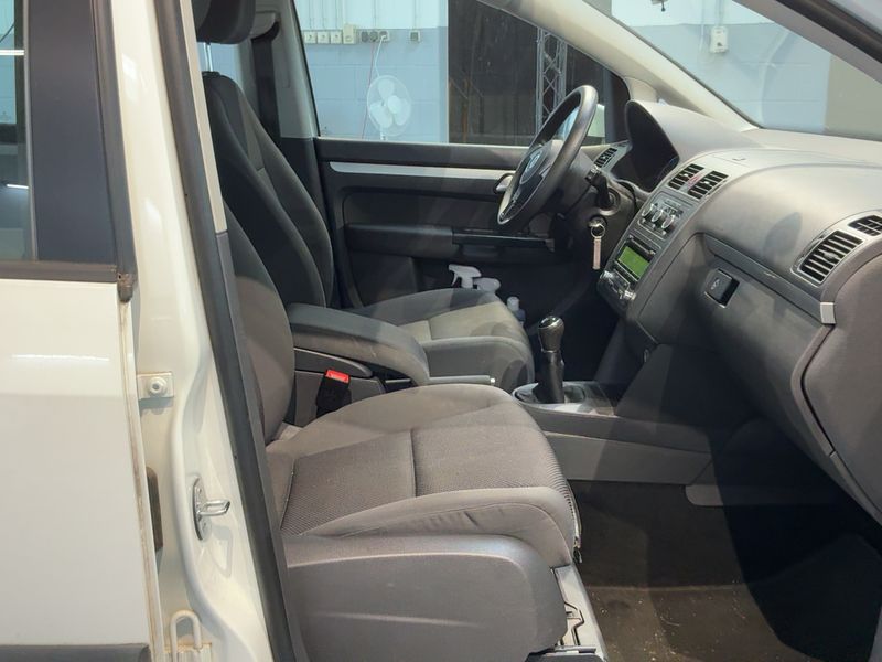 Volkswagen Touran 1.6 TDI Trendline 2015 – снимка 16