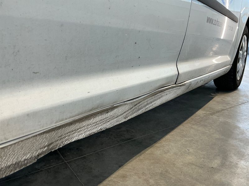 Volkswagen Touran 1.6 TDI Trendline 2015 – снимка 25
