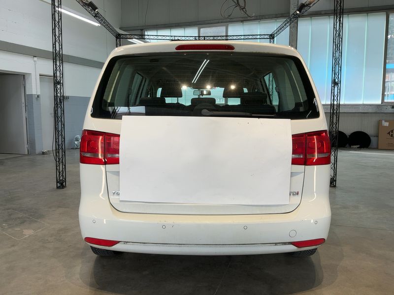 Volkswagen Touran 1.6 TDI Trendline 2015 – снимка 7