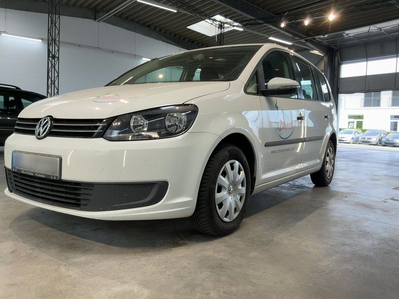 Volkswagen Touran 1.6 TDI Trendline 2015 – снимка 2