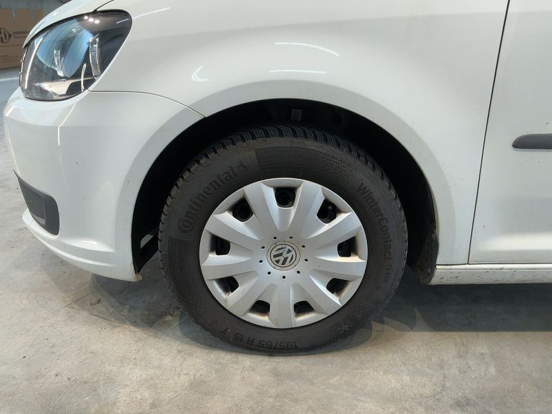 Volkswagen Touran 1.6 TDI Trendline 2015 – снимка 3