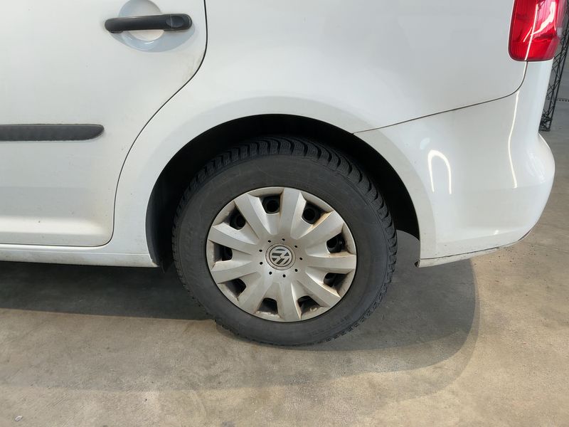 Volkswagen Touran 1.6 TDI Trendline 2015 – снимка 5