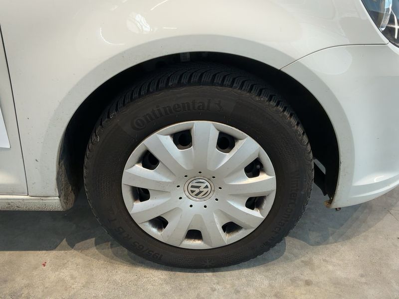 Volkswagen Touran 1.6 TDI Trendline 2015 – снимка 11