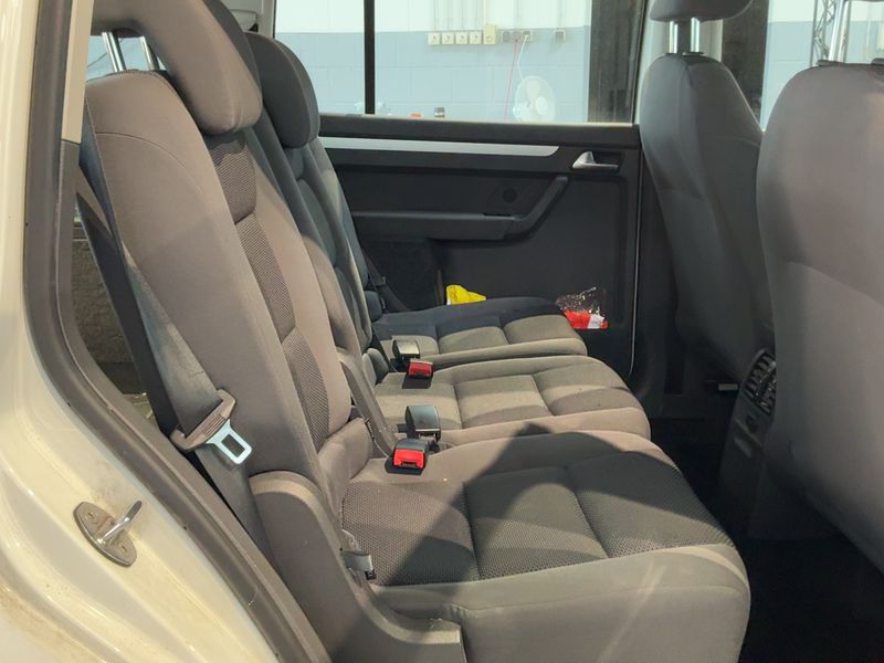Volkswagen Touran 1.6 TDI Trendline 2015 – снимка 19