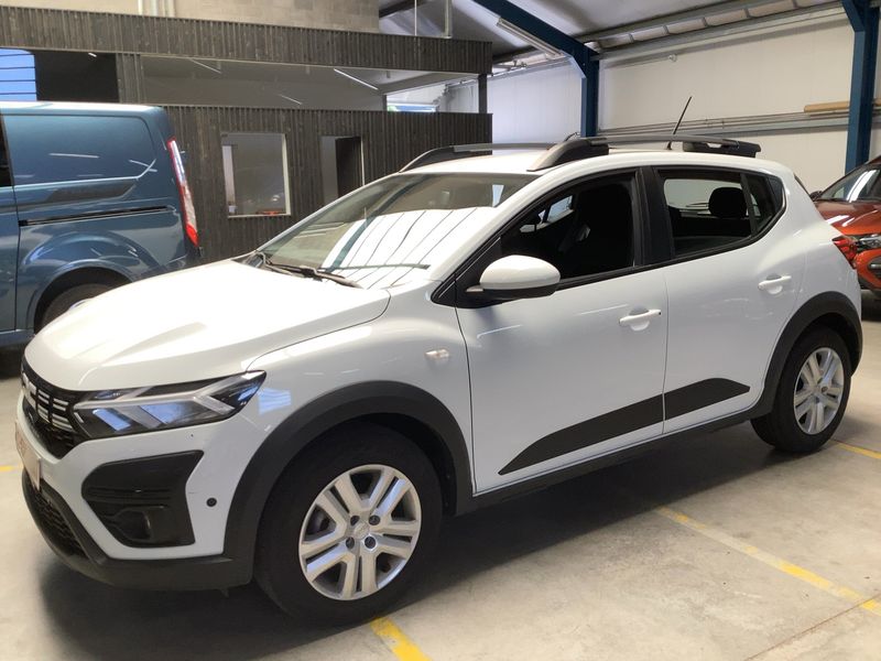 Dacia Sandero 1.0 TCe Stepway Expression 2023 – снимка 2