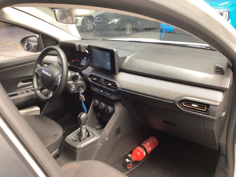 Dacia Sandero 1.0 TCe Stepway Expression 2023 – снимка 17
