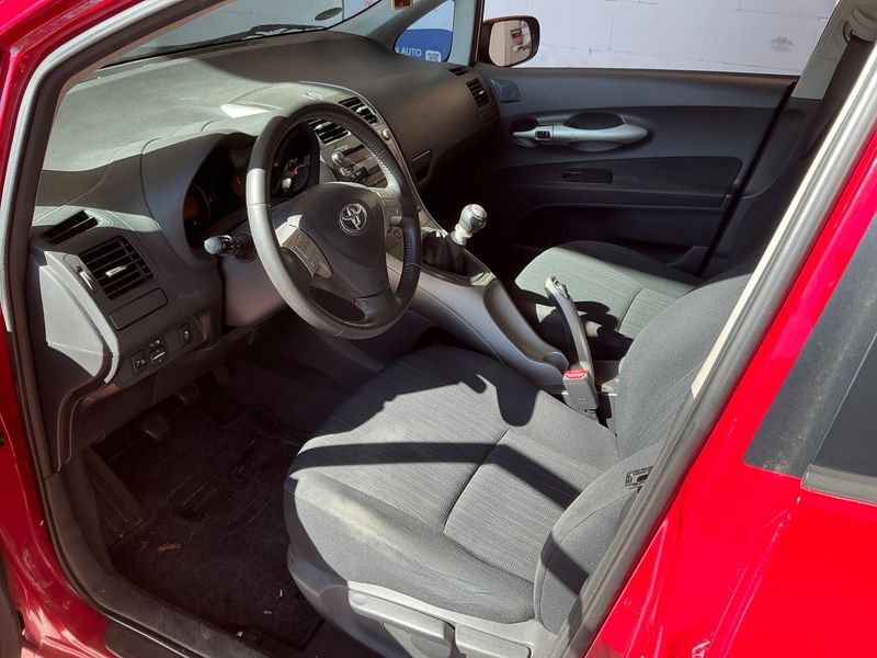 Toyota Auris 1.6 Sol 2009 – снимка 3