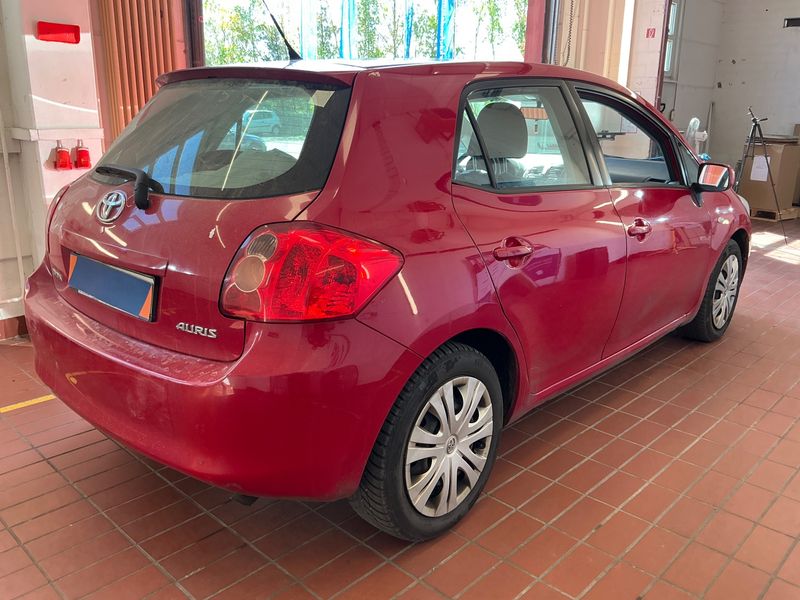 Toyota Auris 1.6 Sol 2009 – снимка 2