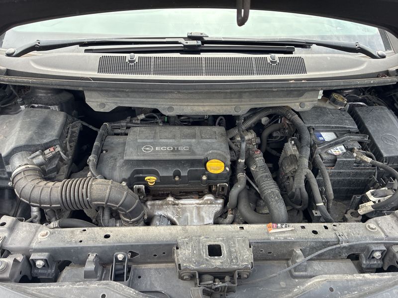Opel Zafira Tourer 1.4 Turbo Innovation 2015 – снимка 8