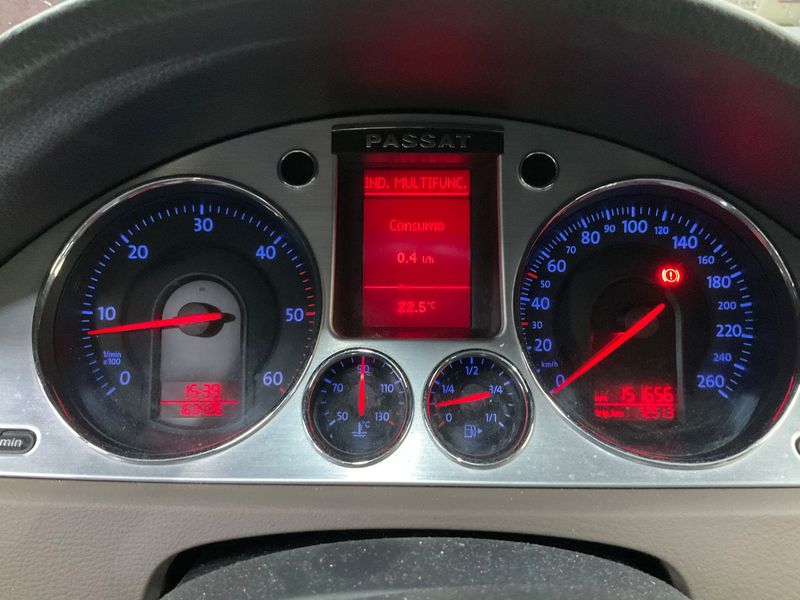 Volkswagen Passat 2.0 TDI Highline 2007 – снимка 13
