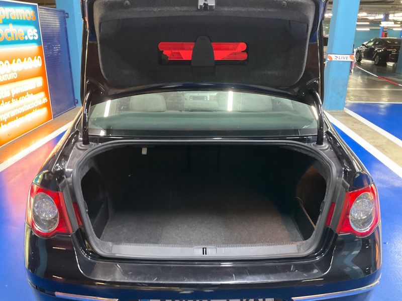 Volkswagen Passat 2.0 TDI Highline 2007 – снимка 10
