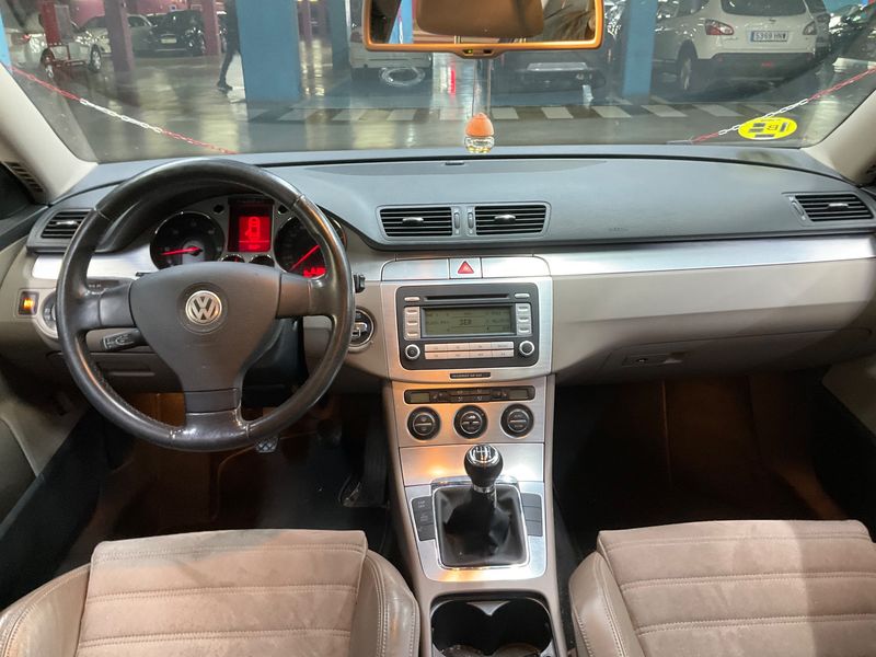 Volkswagen Passat 2.0 TDI Highline 2007 – снимка 12