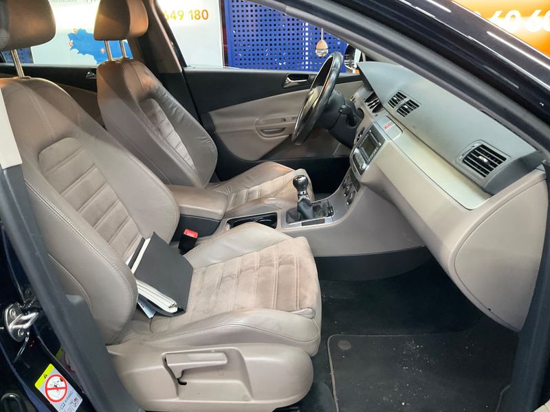 Volkswagen Passat 2.0 TDI Highline 2007 – снимка 11