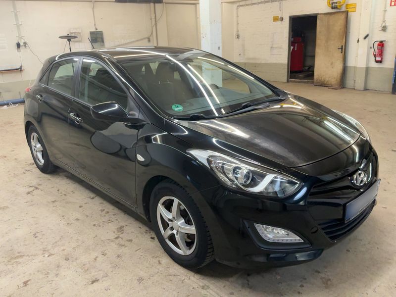 Hyundai i30 1.4 FIFA World Cup Edition 2015 – снимка 12