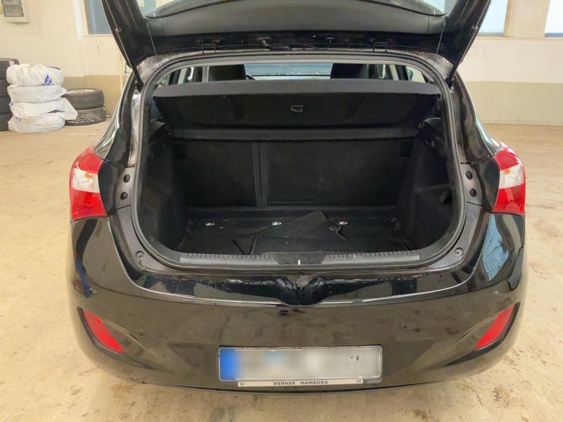 Hyundai i30 1.4 FIFA World Cup Edition 2015 – снимка 15