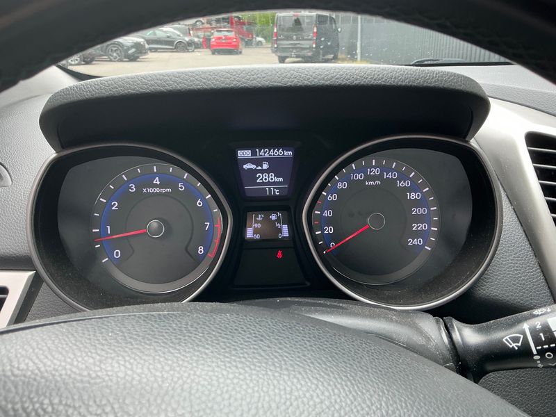 Hyundai i30 1.4 FIFA World Cup Edition 2015 – снимка 18