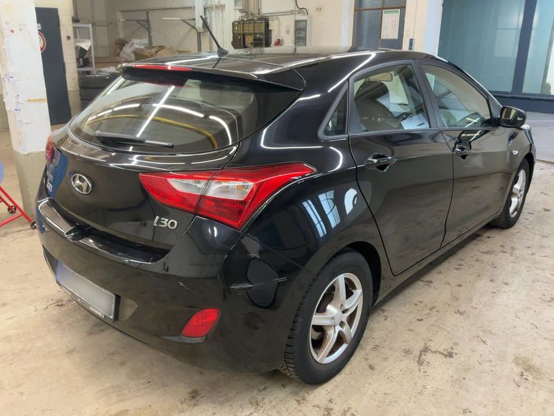 Hyundai i30 1.4 FIFA World Cup Edition 2015 – снимка 8