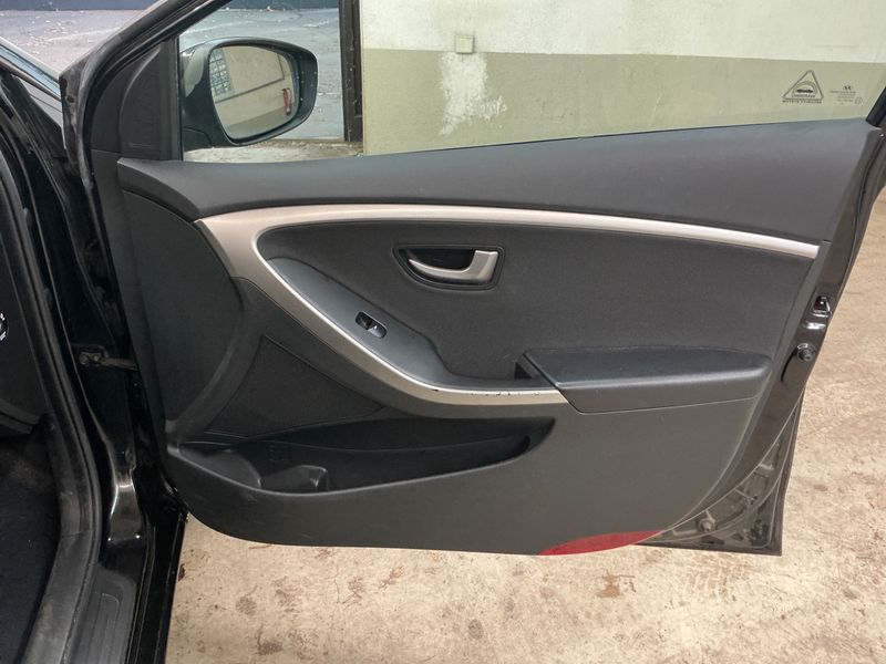 Hyundai i30 1.4 FIFA World Cup Edition 2015 – снимка 25