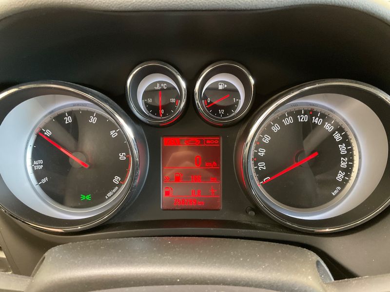 Opel Zafira Tourer 1.6 CDTI DPF Innovation 2014 – снимка 4
