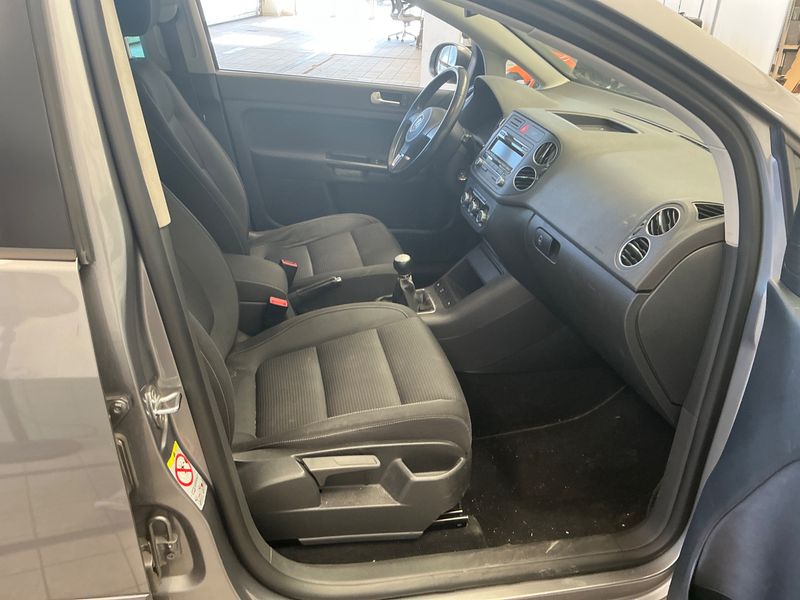Volkswagen Golf VI Plus 1.6 TDI Team 2010 – снимка 3