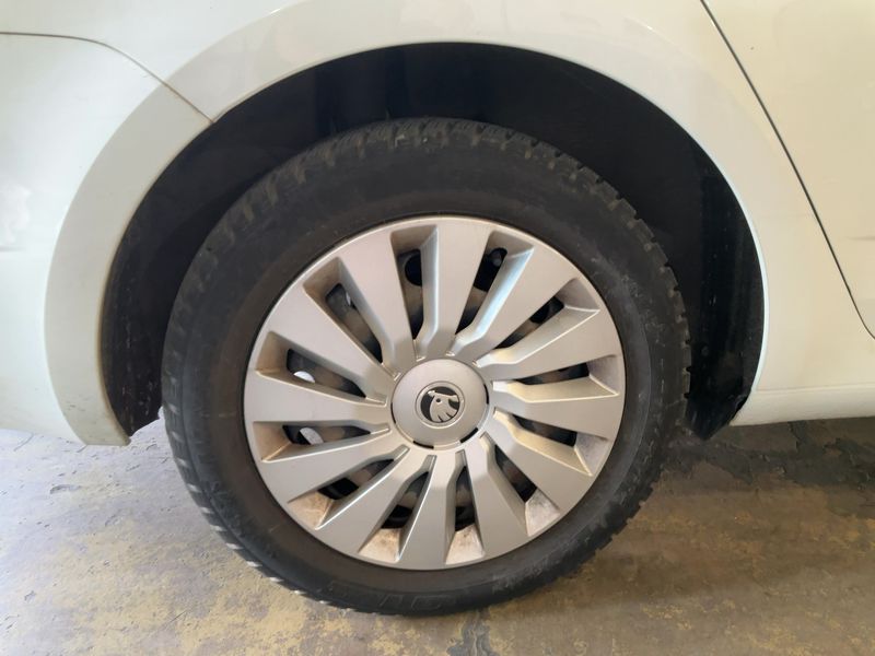 Skoda Octavia 1.6 TDI Ambition 2015 – снимка 9