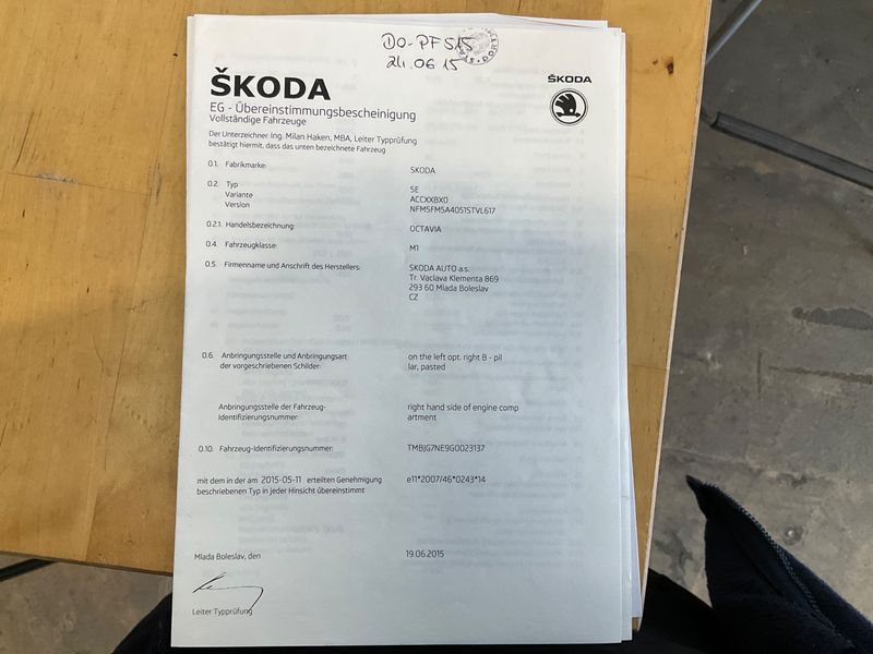 Skoda Octavia 1.6 TDI Ambition 2015 – снимка 21