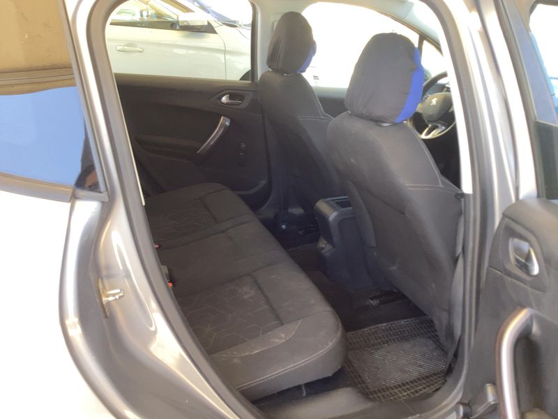 Peugeot 2008 1.6 Blue-HDi Style 2016 – снимка 14