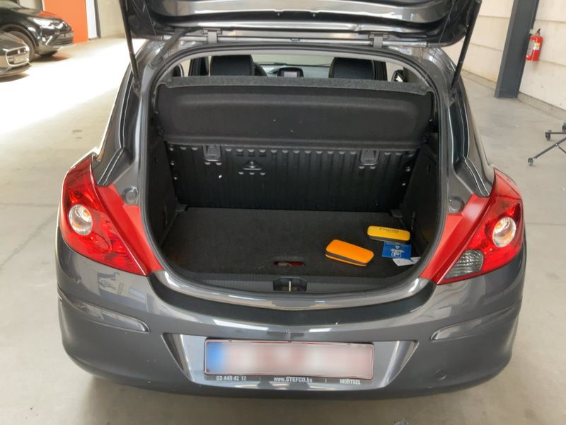 Opel Corsa 1.2 Active 2013 – снимка 15