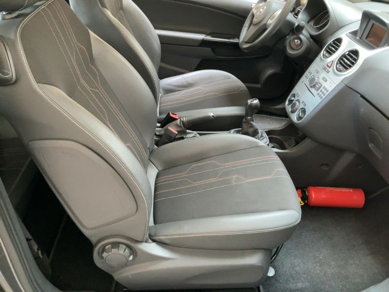 Opel Corsa 1.2 Active 2013 – снимка 16