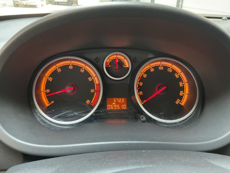 Opel Corsa 1.2 Active 2013 – снимка 18