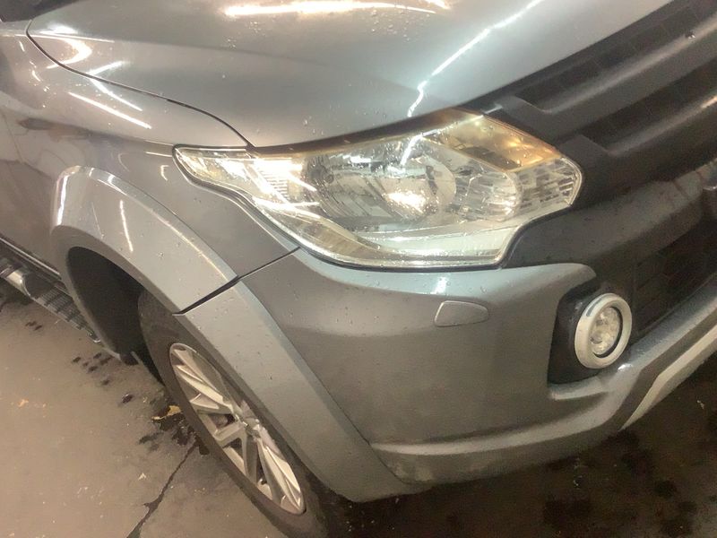 Mitsubishi L 200 2.4 DI-D Plus Doppelkabine 4WD 2017 – снимка 12