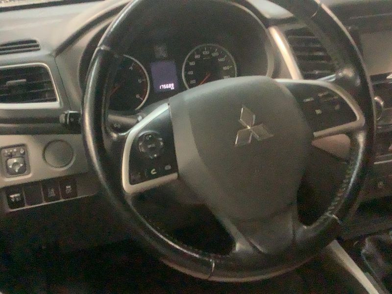 Mitsubishi L 200 2.4 DI-D Plus Doppelkabine 4WD 2017 – снимка 17