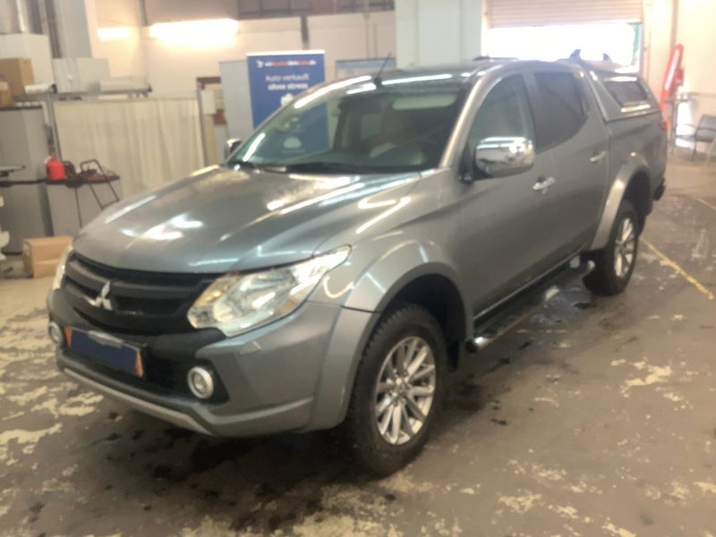 Mitsubishi L 200 2.4 DI-D Plus Doppelkabine 4WD 2017 – снимка 1