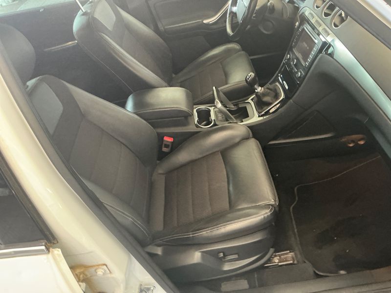 Ford Galaxy 2.0 TDCi Titanium 2014 – снимка 31