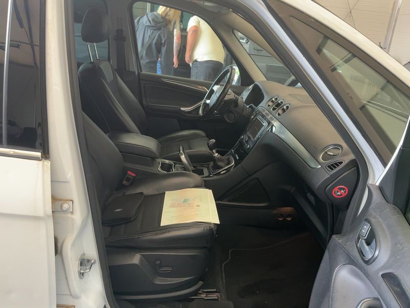 Ford Galaxy 2.0 TDCi Titanium 2014 – снимка 17