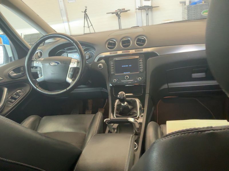 Ford Galaxy 2.0 TDCi Titanium 2014 – снимка 18