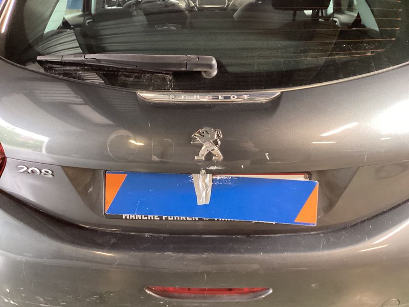 Peugeot 208 1.2 e-VTi Active 2015 – снимка 33