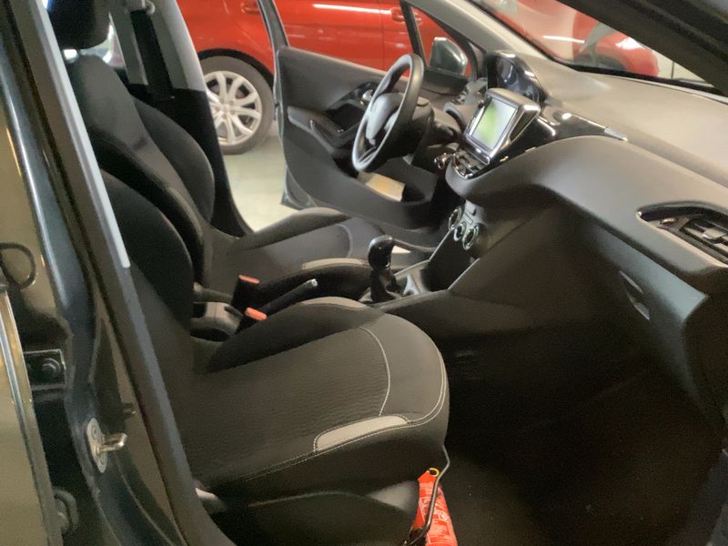 Peugeot 208 1.2 e-VTi Active 2015 – снимка 16