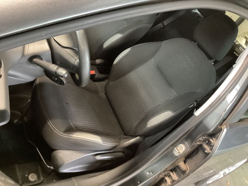 Peugeot 208 1.2 e-VTi Active 2015 – снимка 28