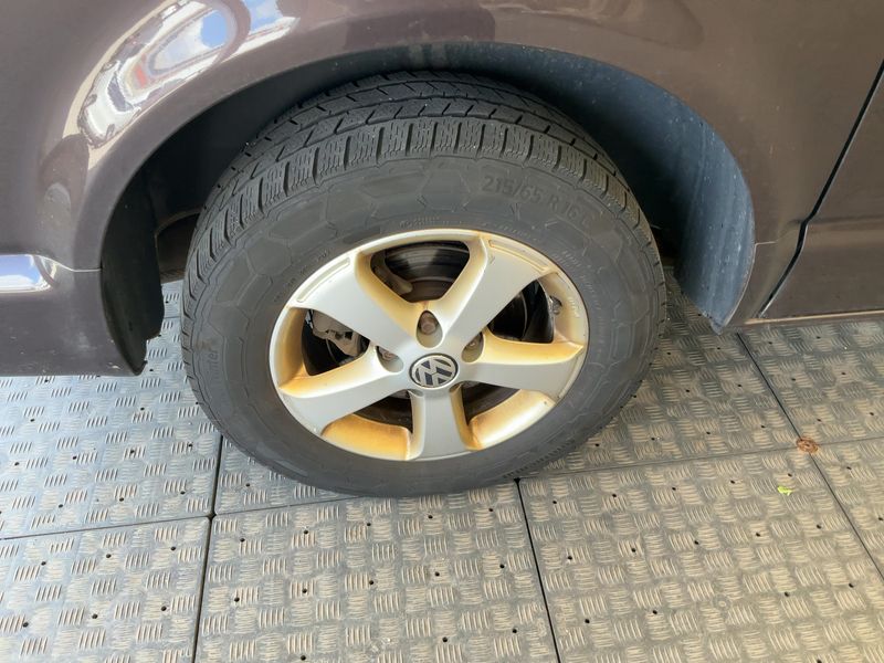 Volkswagen T5 Multivan 2.0 TDI Startline 2011 – снимка на щета