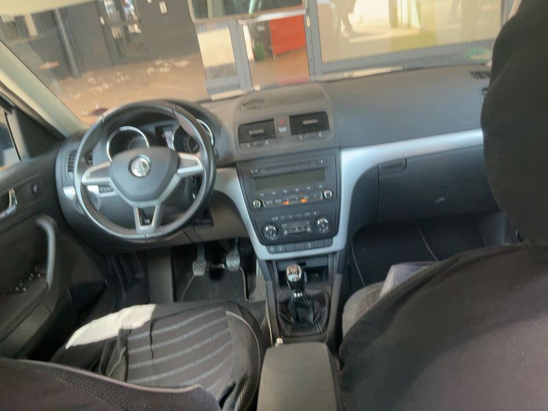 Skoda Yeti 2.0 TDI Edition 2015 – снимка 17
