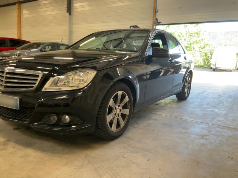 Mercedes-Benz C-Klasse C 180 CDI BlueEfficiency Classic 2012 – снимка 2