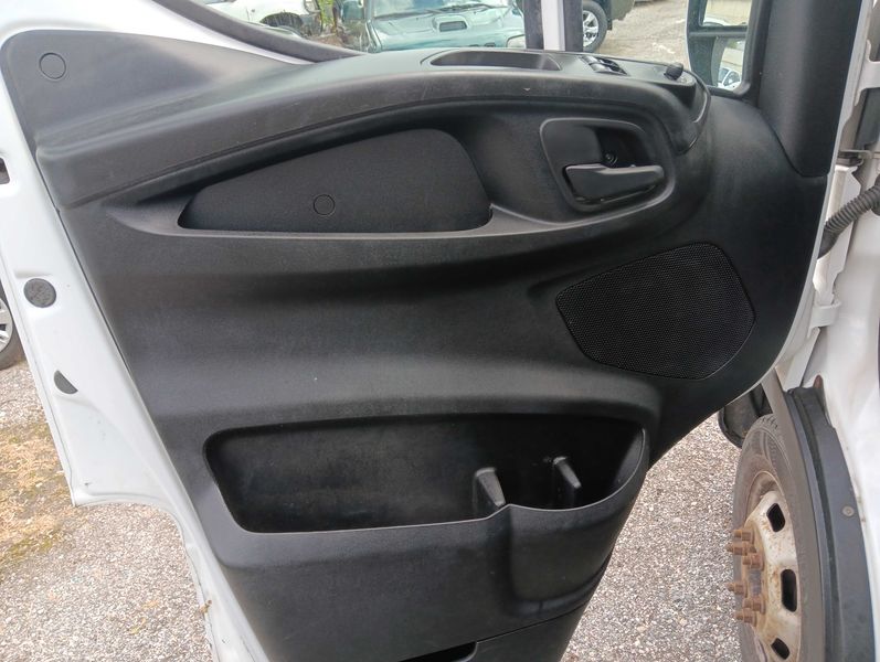Iveco Daily 3.0 Diesel Einzelkabine 35 C Radstand 3750 2015 – снимка 32