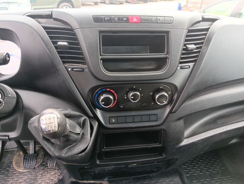 Iveco Daily 3.0 Diesel Einzelkabine 35 C Radstand 3750 2015 – снимка 19