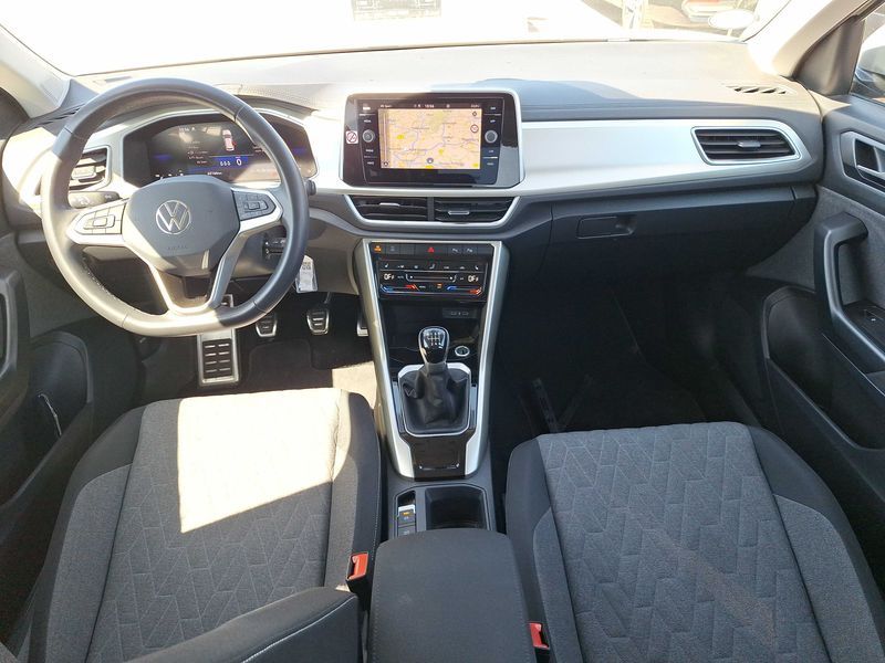 Volkswagen T-Roc 1.0 TSI Move 2024 – снимка 11