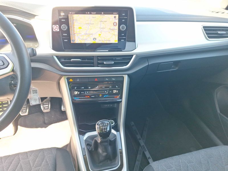 Volkswagen T-Roc 1.0 TSI Move 2024 – снимка 17